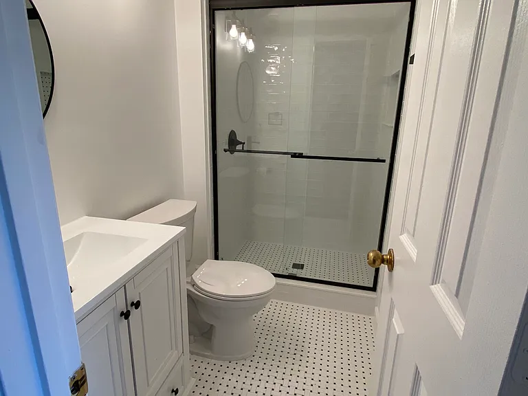Hall full bath