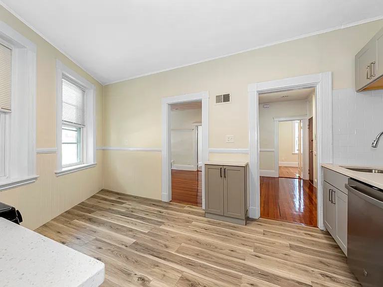 44 Brackett St #2 — Photo 8