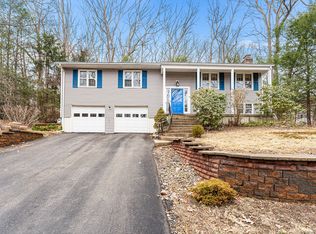 11 Lyrical Ln, Sandy Hook, CT 06482