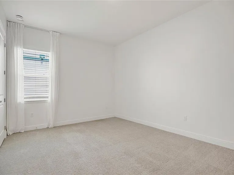 13589 McMillan Dr — Photo 22