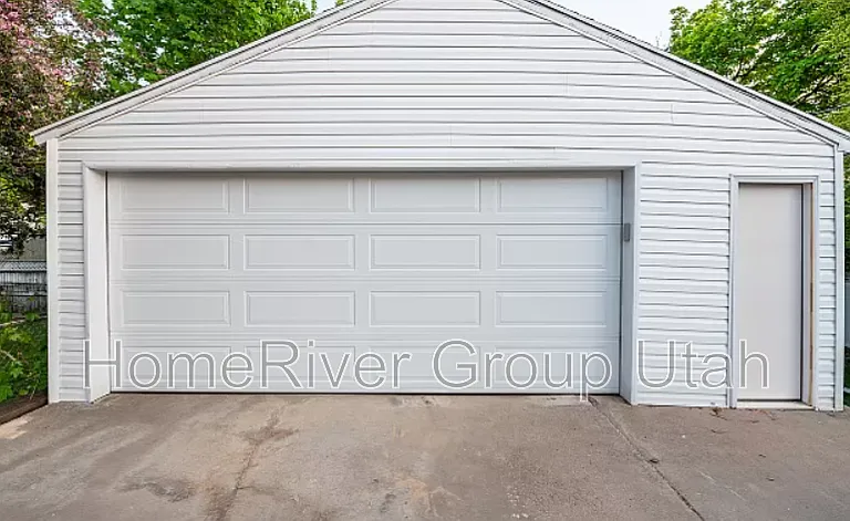 1626 E Downington Ave — Photo 28
