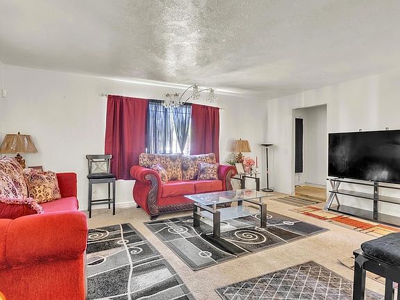 3rd image of 4020 Inyo Ave