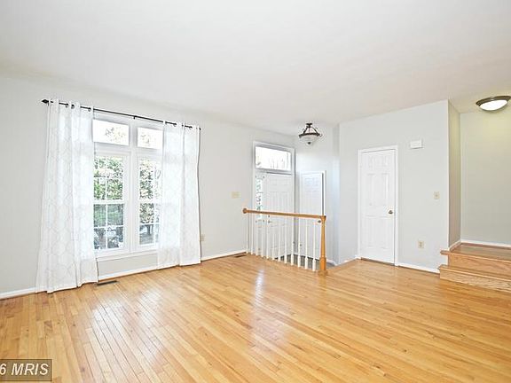 3rd image of 14507 Oakmere Dr