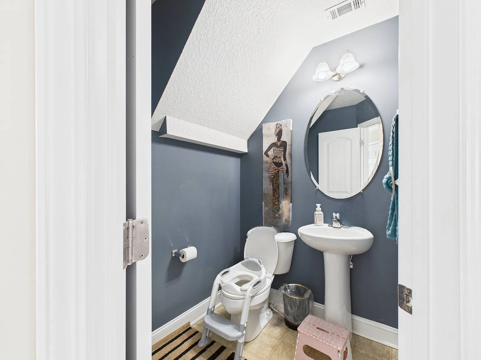 213 Grandview Dr — photo 4