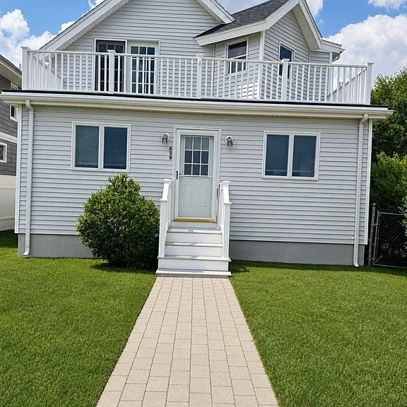 639 Quincy Shore Dr — Photo 1