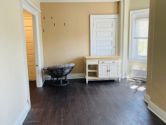 4th image of 572 Elmwood Ave APT 22