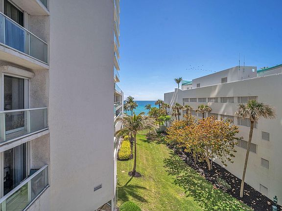 5th image of 16445 Collins Avenue #328