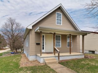 902 E Chestnut St, Bloomington, IL 61701