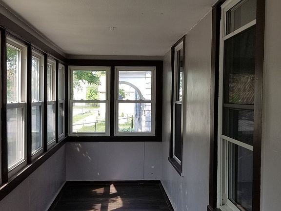 4th image of 7108 Hague Ave