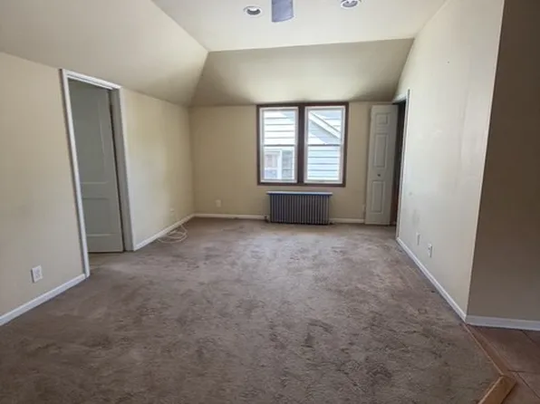 919 N River Rd Floor 2, McHenry, IL 60051