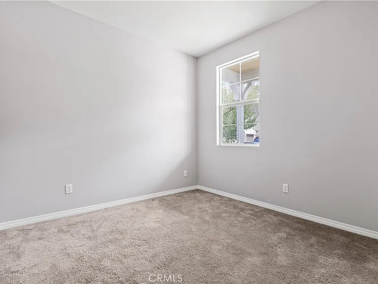2957 Flagstaff — Photo 2