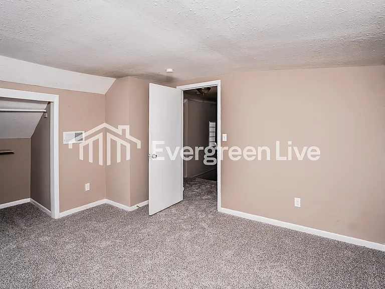3532 N 77th St — Photo 8