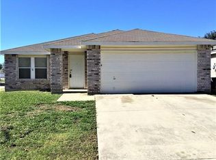 8748 Hunters Point Way, Fort Worth, TX 76123