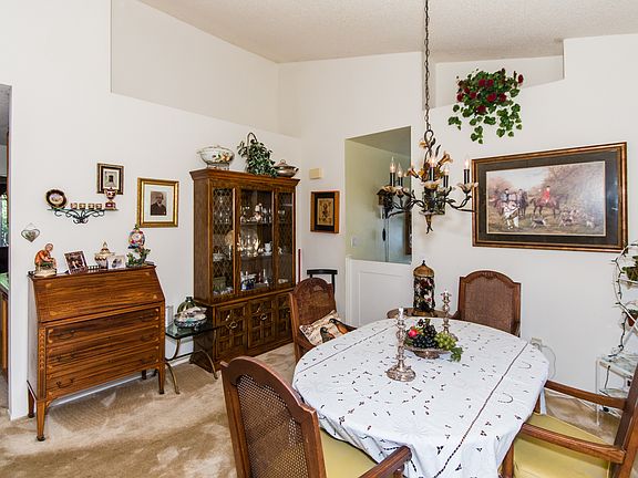 2nd image of 39750 Del Val Dr