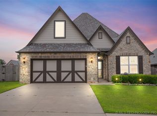 106 W 130th St S, Jenks, OK 74037