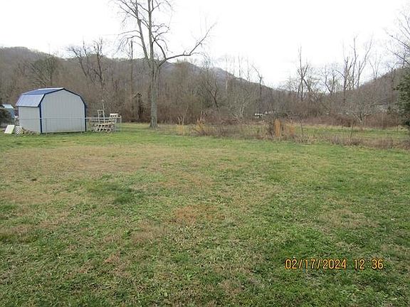 3rd image of 108 Stone Creek Dr