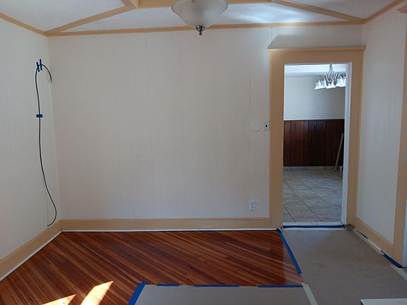 2nd image of 385 Cary Ave #2