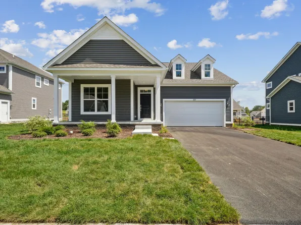 207 Isleta Dr, Pataskala, OH 43062