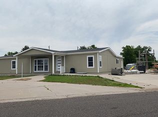 1048 Park St, Imperial, NE 69033