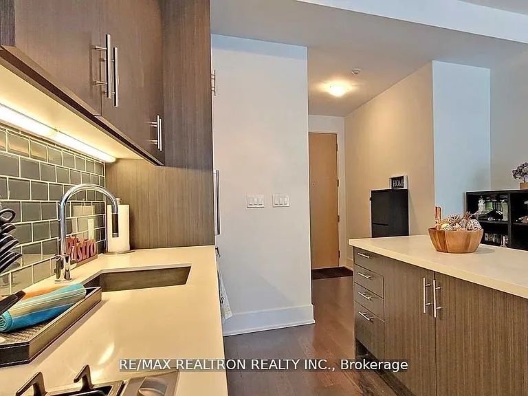 39 Queens Quay E #734 — Photo 10