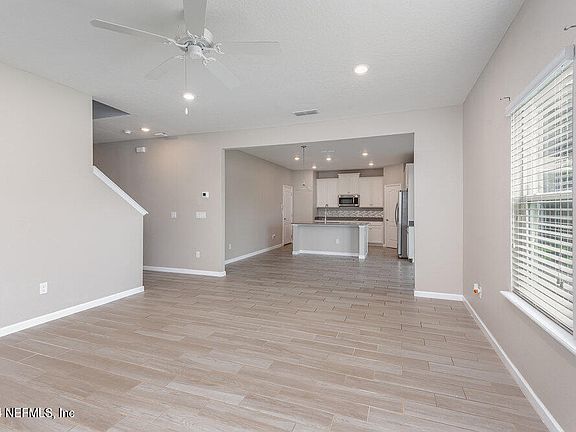 2nd image of 355 SAINT JAMES Way
