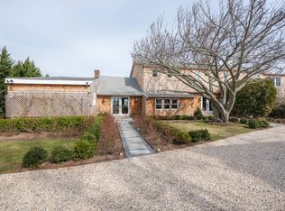 33 Oakhurst Rd, Hampton Bays, NY 11946