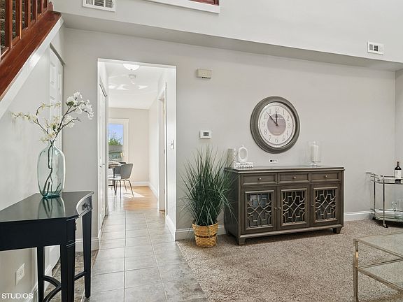 2nd image of 567 Pleasant Pl