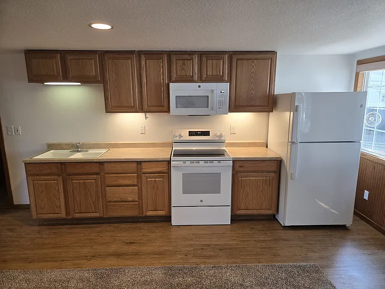 21388 Kristin Ct — Photo 2