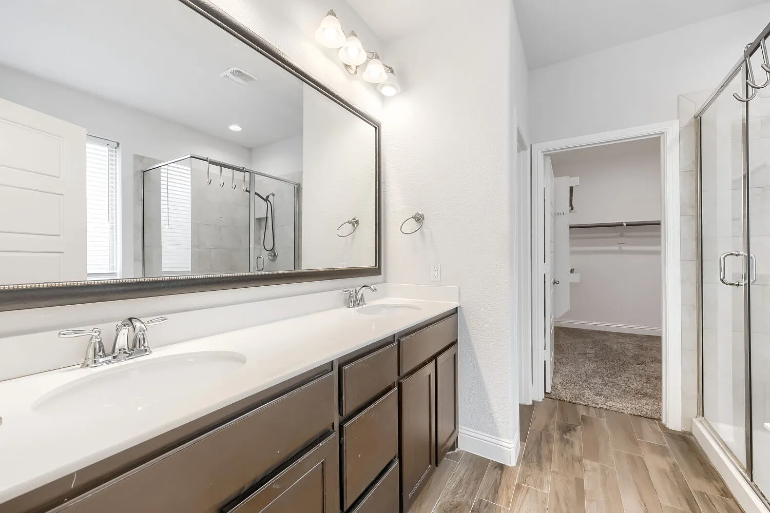 3 bed, 2288 sqft, $3,045 — Photo 2