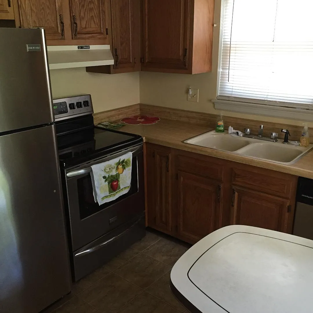 111 Waller Ave — Photo 2