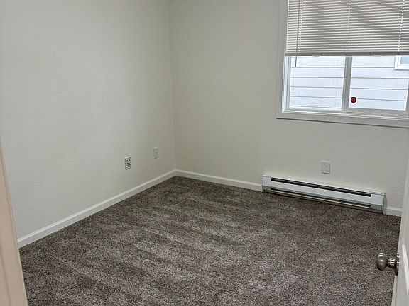 4th image of 4027 S Warner St #0