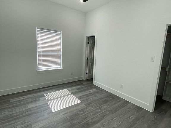 5th image of 3018 Henry St #B