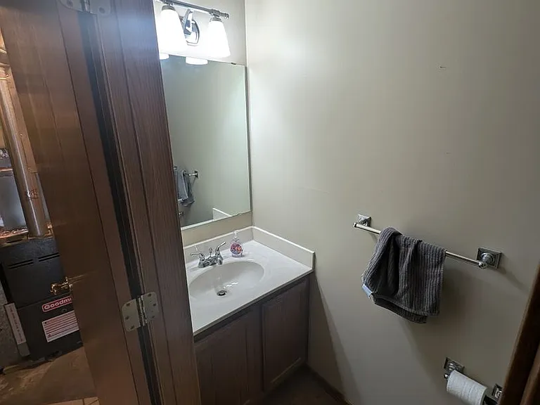 2583 Bedford Ct — Photo 17