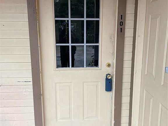 3rd image of 741 James St #101