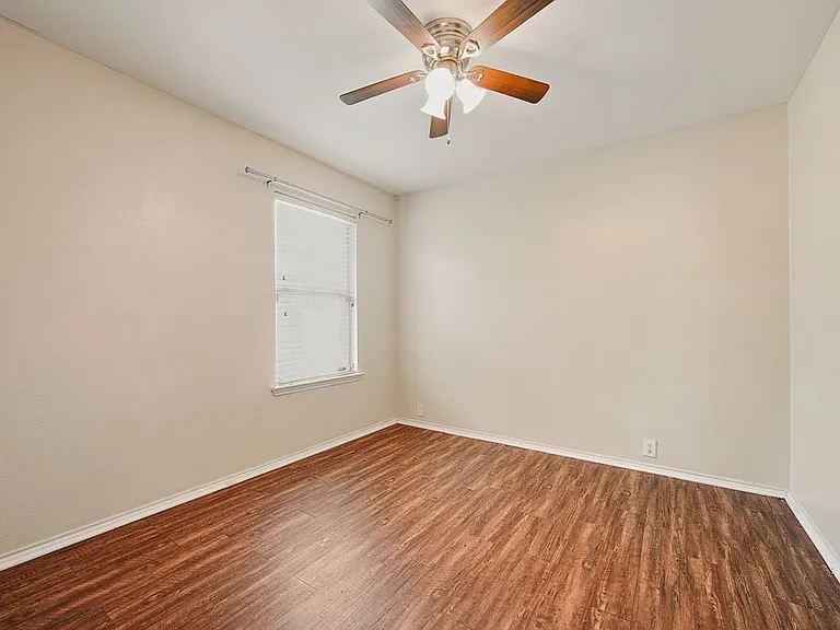 8420 Silverbell Ln — Photo 15