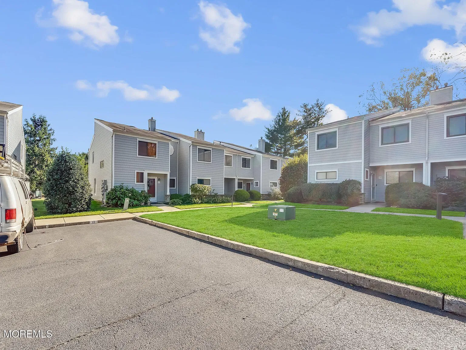 3 bed, 2.5 bath, 1710 sqft, $3,850 — Photo 2