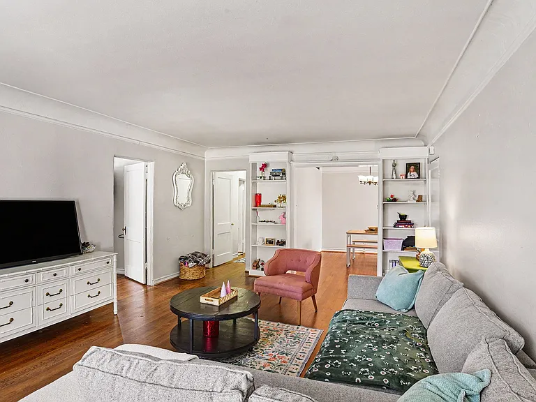 4301 Emerson Ave — Photo 4