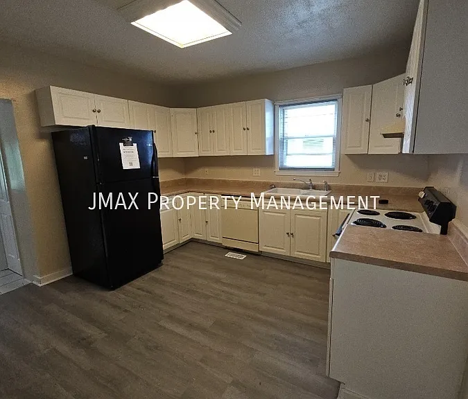 1147 Tayloe Ave SE — Photo 5