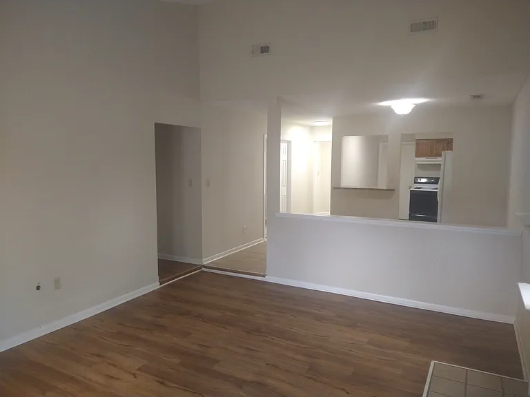 1702 Zimmerman Ct — Photo 3