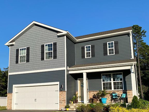 2nd image of 26 Blue Heron Ln