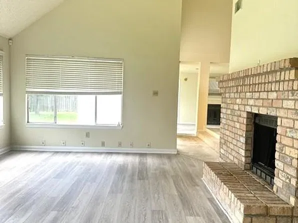 14702 Rancho Vista Dr, Houston, TX 77083