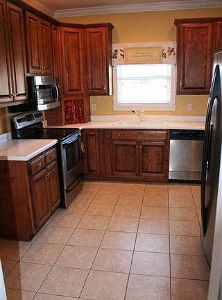 3rd image of 1631 Club House Dr