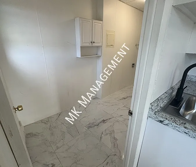 405 S Main Ave #5 — Photo 4