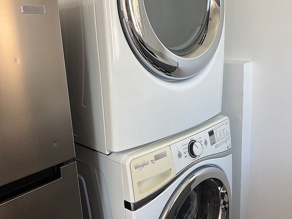 5th image of 989 Marview Ave #1154