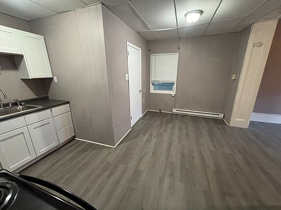 3rd image of 409 W Broad St #6