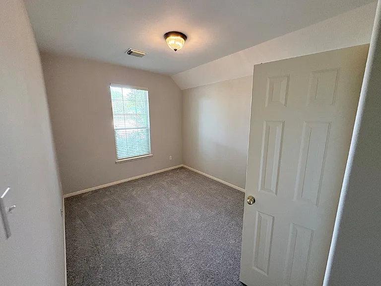 18703 River Meadows Rd — Photo 22