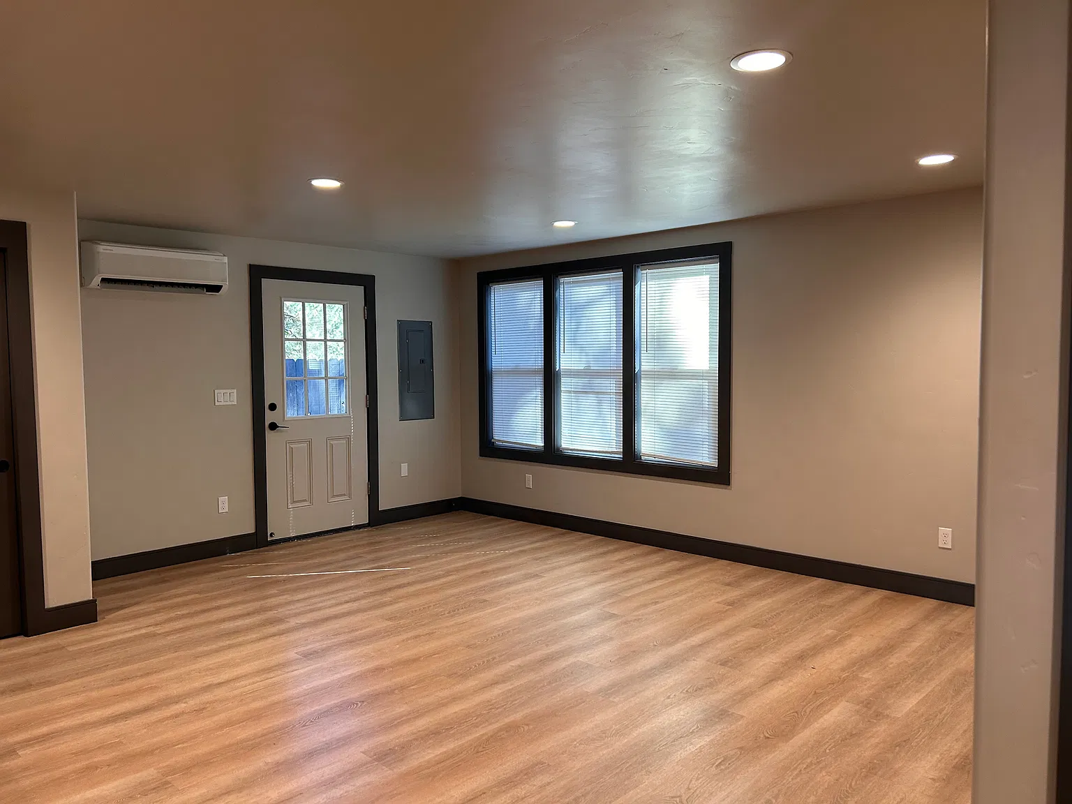 2 bed, 900 sqft, $1,800 — Photo 2