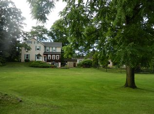5221 Chestnut St, Emmaus, PA 18049