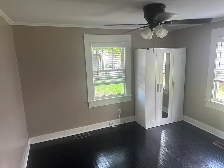 2120 Thornlee Dr — Photo 17