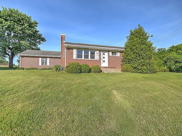 210 Mount Bethel Rd — Photo 2